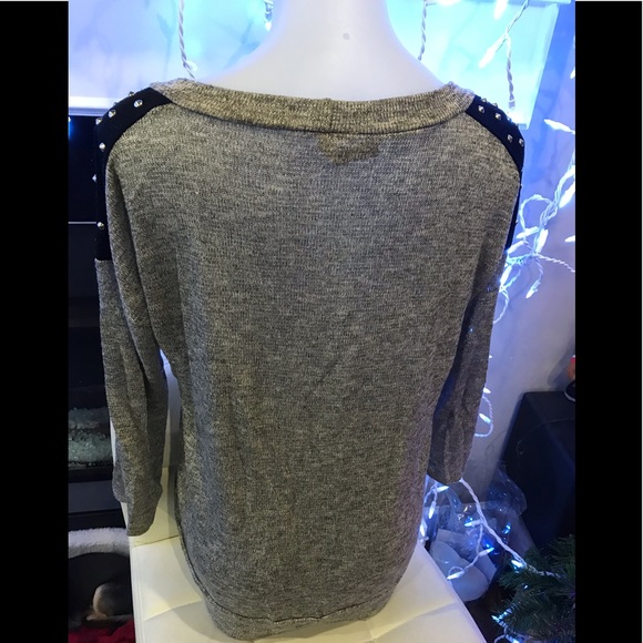 Jolie light Grey Black Shoulder Rockstuds Crew neck sweater - Picture 2 of 2